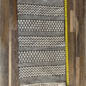 Black and White Geometric Pattern Rug